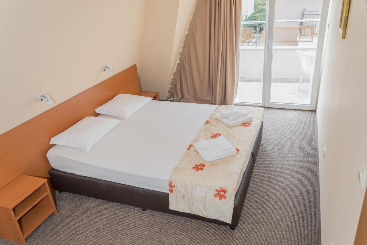 Hotel Eva Равда Экстерьер фото