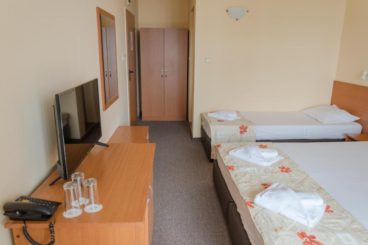 Hotel Eva Равда Экстерьер фото