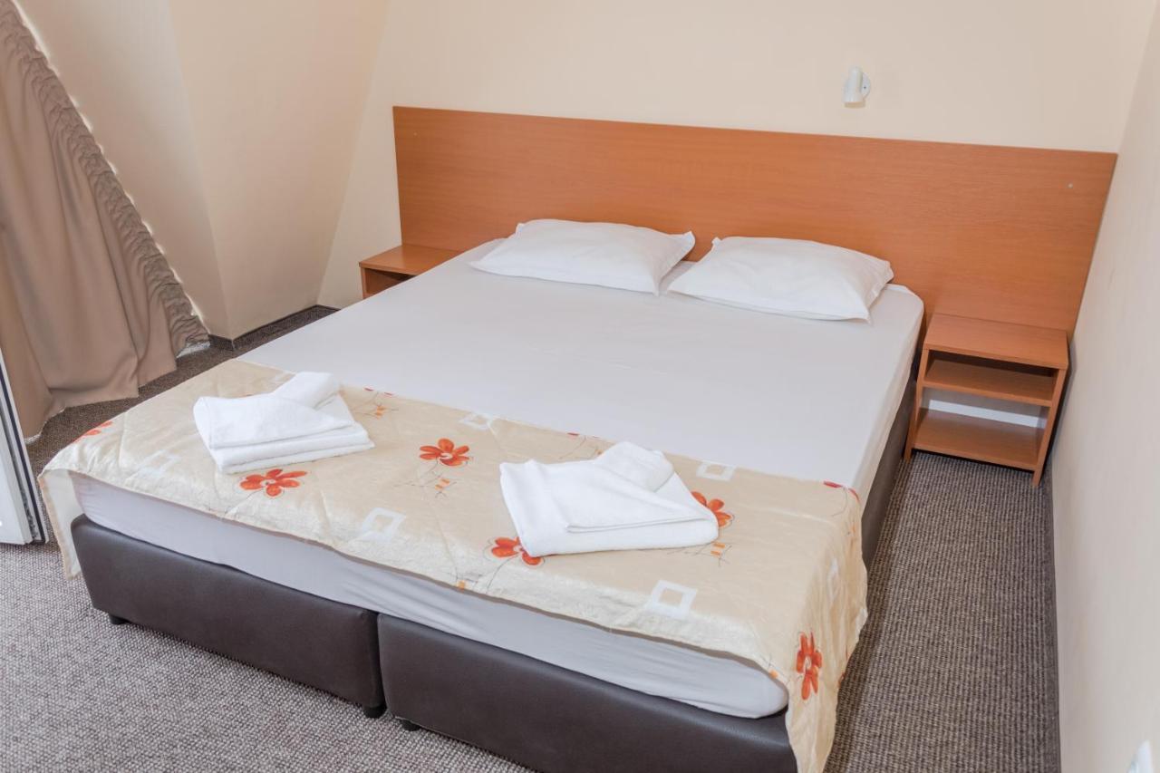 Hotel Eva Равда Экстерьер фото