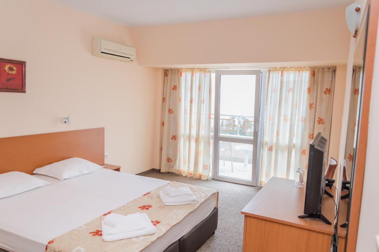 Hotel Eva Равда Экстерьер фото