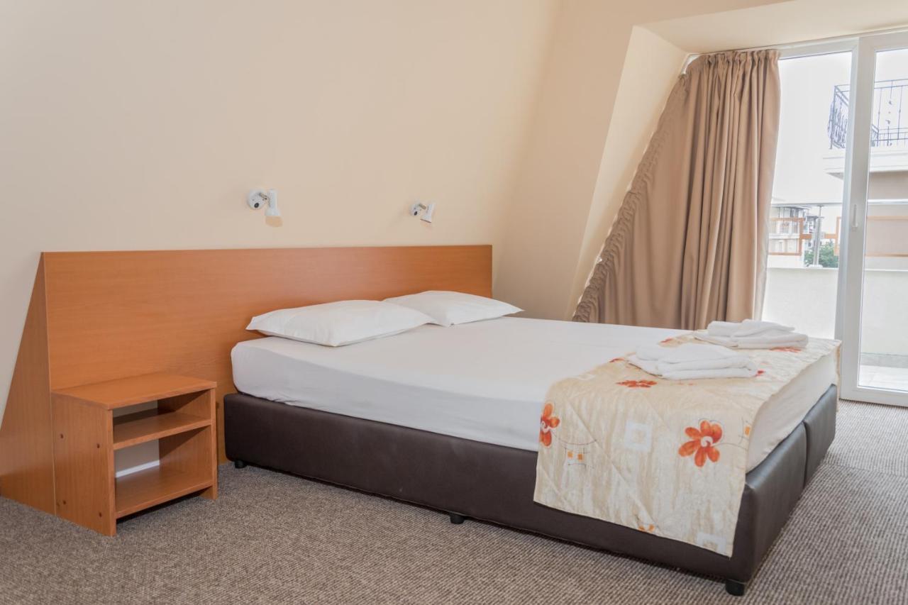 Hotel Eva Равда Экстерьер фото