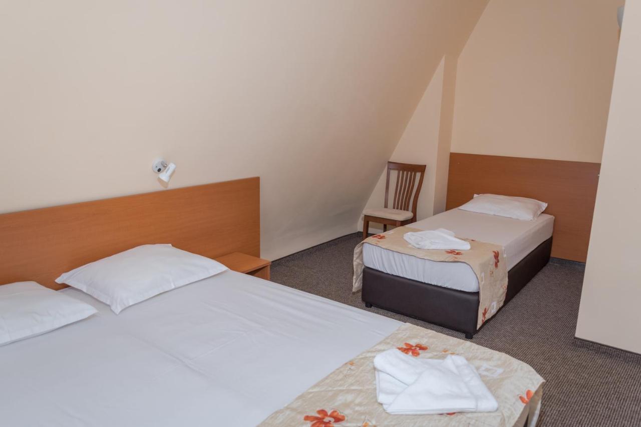 Hotel Eva Равда Экстерьер фото
