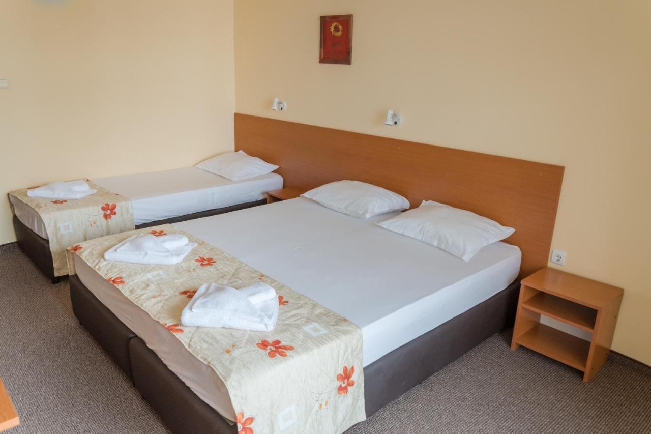 Hotel Eva Равда Экстерьер фото