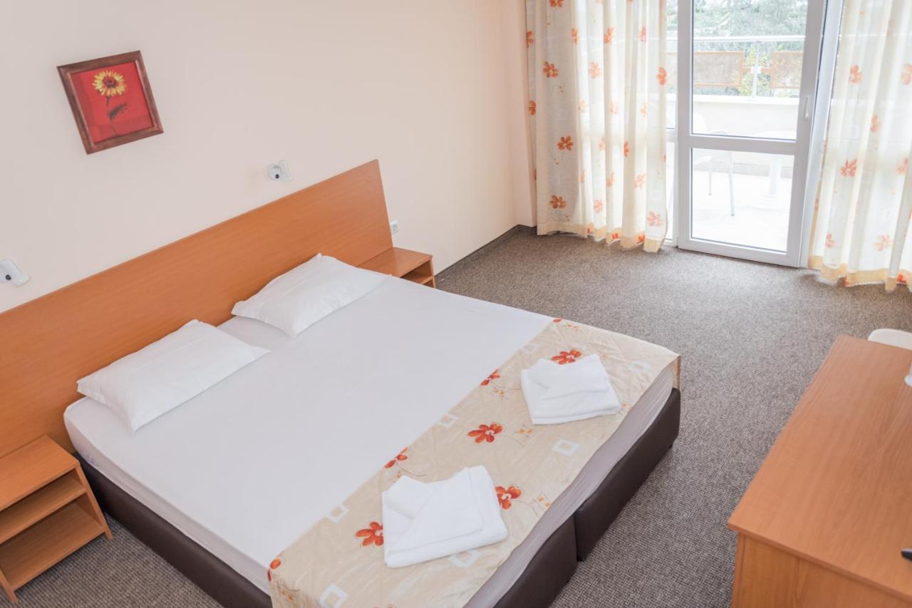 Hotel Eva Равда Экстерьер фото